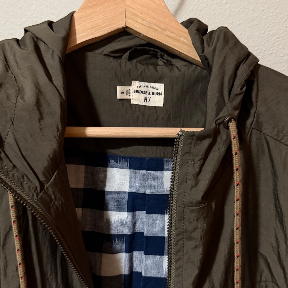 Utility Hooded Jacket in Olive Green - Picture 2 of 5